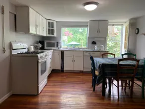 Garden House Apartment - Image 3