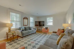 Quiet Duplex Near Downtown, Pets Welcome - Image 4