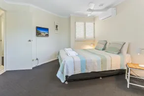 Seaside apartment minutes from Sunshine Beach - Image 4