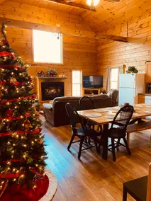 Redbud Cabin-Hocking Hills (Fishing Available) - Image 3