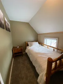 Cozy 3-Bedroom ADK Guide’s House in Village - Image 5