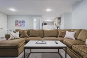 STYLISH, SPOTLESS and SPACIOUS 3 bedroom apt. - Image 5