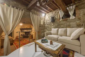 Frantoio private apartment in villa jacuzzi & pool - Image 4