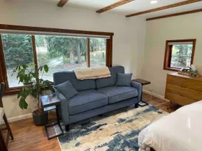 Blue River Studio Hideaway - Image 2