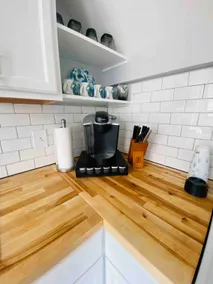 Cozy Downtown Modern Condo in the Heart of it all - Image 3