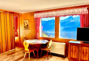 Studio with lake and mountain views - Image 4