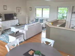 Lake Russell Lakeside Retreat- McCubbin Cottage - Image 5