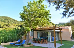 Private Beachfront House Irene Mare, Serene Views - Image 3