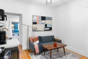 Studio 3 ~ 1 BDRM Apartment, w/ Lounge Area - Image 3