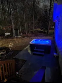 Perfect Luxury Poconos with sauna vs steam Hot tub - Image 3