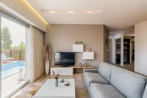 Nastazia Luxury Beach House - Image 5