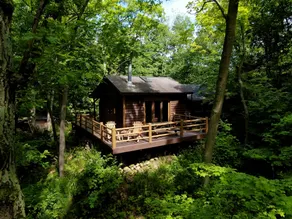 Hugel Hutte - Log Cabin Getaway - Image 2