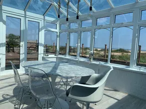 Beach front location, Pet friendly, Full of charachter, Private garden, Sea view - Image 5