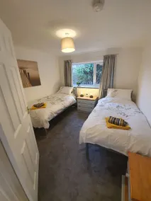 Private secluded convenient annexe with parking - Image 5