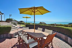 The Cliffs - Nelson Waterfront Home - Image 2