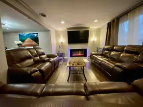 [4-BR/Sleeps 12] Family & Friends Home - Indiana - Image 3