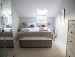 Superb Harrogate 2 bedroom apartment - Image 3
