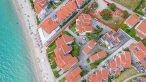 Great 1st line sea-side location - Image 4
