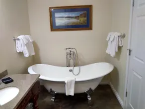 Puget Suite - Swantown Inn Bed & Breakfast - Image 2