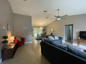 Cheerful 3 Bed/ 2 Bath in San Antonio! - Image 5