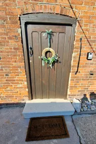 Farmhouse, Derbyshire, nr. Alton Towers sleeps 10 - Image 3