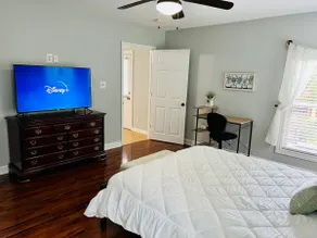 Georgia Blue Cottage - Image 3
