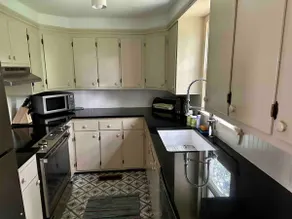 Village Lake Cottage - Image 3