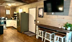 Last Leg Ranch Bunkhouse Uno - Image 4
