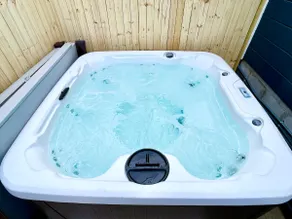 Modern Apt. w/ Hot Tub and Balcony | Sleeps 8 - Image 3