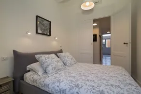 Stylish bright 2 bed apartment - Image 3