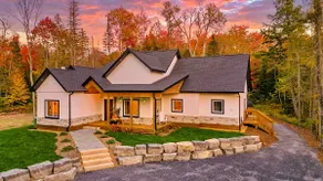 Muskoka Spa & Golf Retreat with Sauna + Hot Tub - Image 4