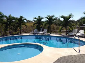 Spacious house with a private pool - Image 3