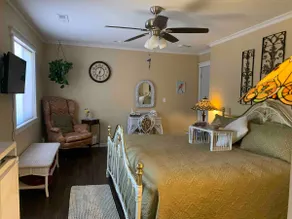Serendipity Suite-Branson's HAPPY Experience Stay - Image 5