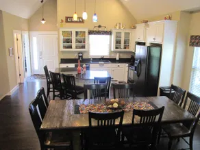 Creekside Cottage near pool, lake, golf, & shows - Image 3