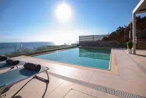 Quiet accommodation, Pool, View: Sea-Pinewood - Image 3