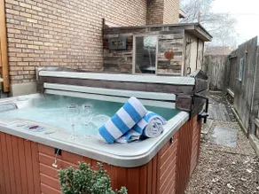 Newly Remodeled. Private Hot Tub! - Image 3