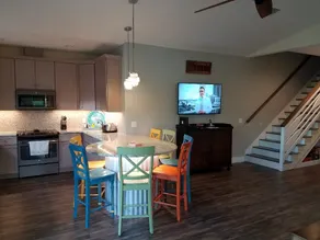D's Hideaway - Image 2