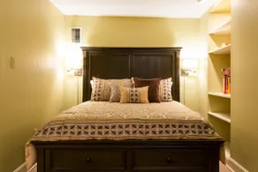 Westwood Park Off The Plaza Private Guest Suite - Image 2