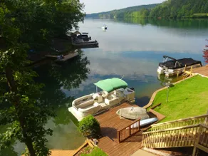 Quiet Water-front Home on Lake Arrowhead, GA - Image 2