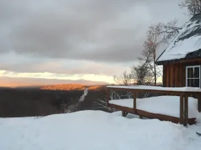 400+ Airbnb Visits: Incredible Mountain Cabin - Image 5