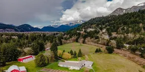 Enjoy this beautiful place with 4 bedroom , kitchen ,BBQ ,pool table and more - Image 4