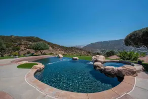 Beautiful private oasis in San Diego serene views - Image 2