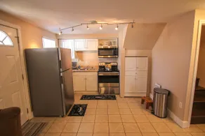Bungalow Home with EV charger - No Cleaning Fee - Image 4