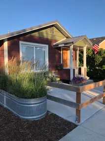 Downtown Bungalow - Image 2