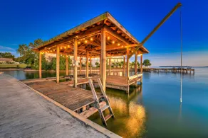 Beautiful Lake Front home for memories to last a lifetime! - Image 2