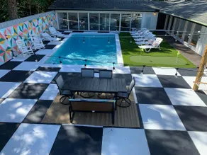 Mid-Century Modern (beheizt) Poolparadies - Image 3