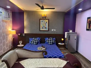 KoKaKi- Luxury 2BHK with Bath-Tub, Free Parking - Image 2