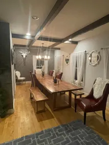 Carolyn's Rustic Modern Chalet - Image 4