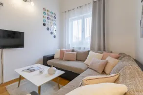 Center Penthouse Apartment - Image 3