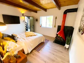 Peaceful Cabin 3 Decks, amazing view, EV Charger! - Image 4